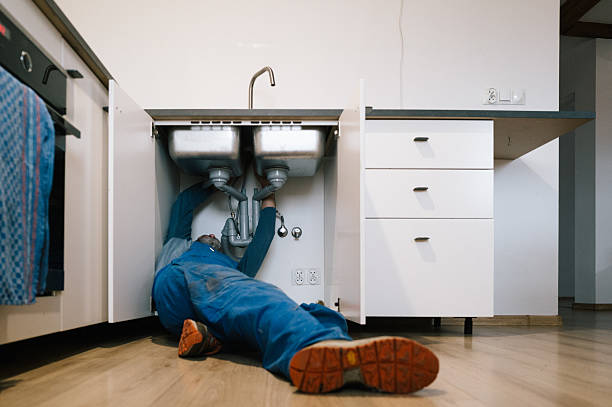 Professional Leak Detection technician working in Beebe, AR